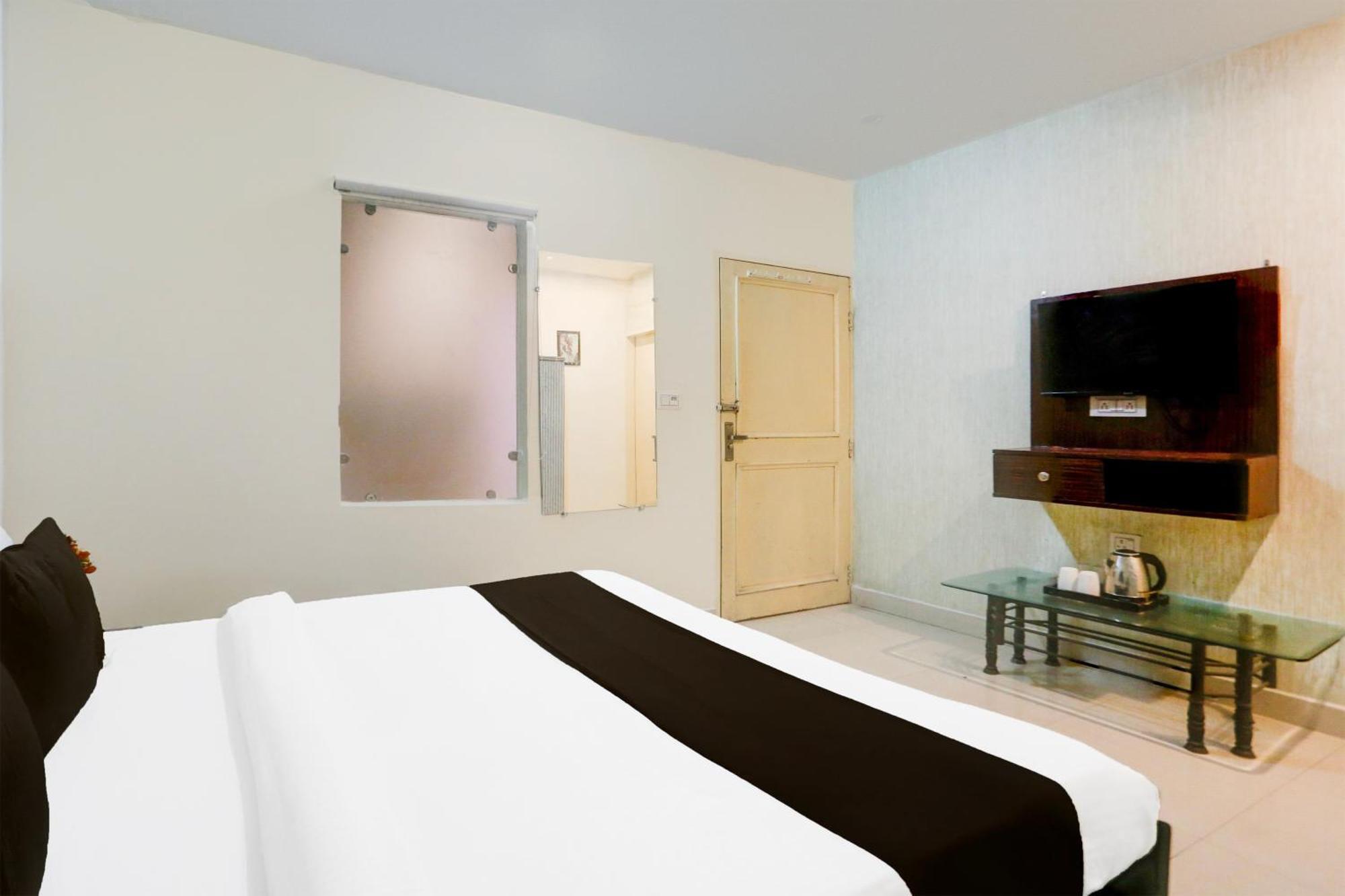 Super Collection O Roop Vihar Rohtak Formerly Hotel Maha Εξωτερικό φωτογραφία